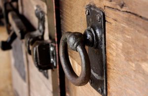 garage door locks 1(805) 297-1254